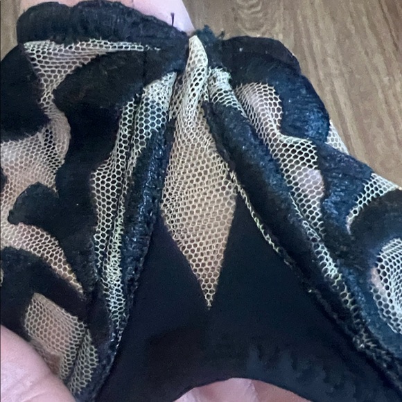 Simone Perele Black and Nude Lace Bra - Picture 3 of 12